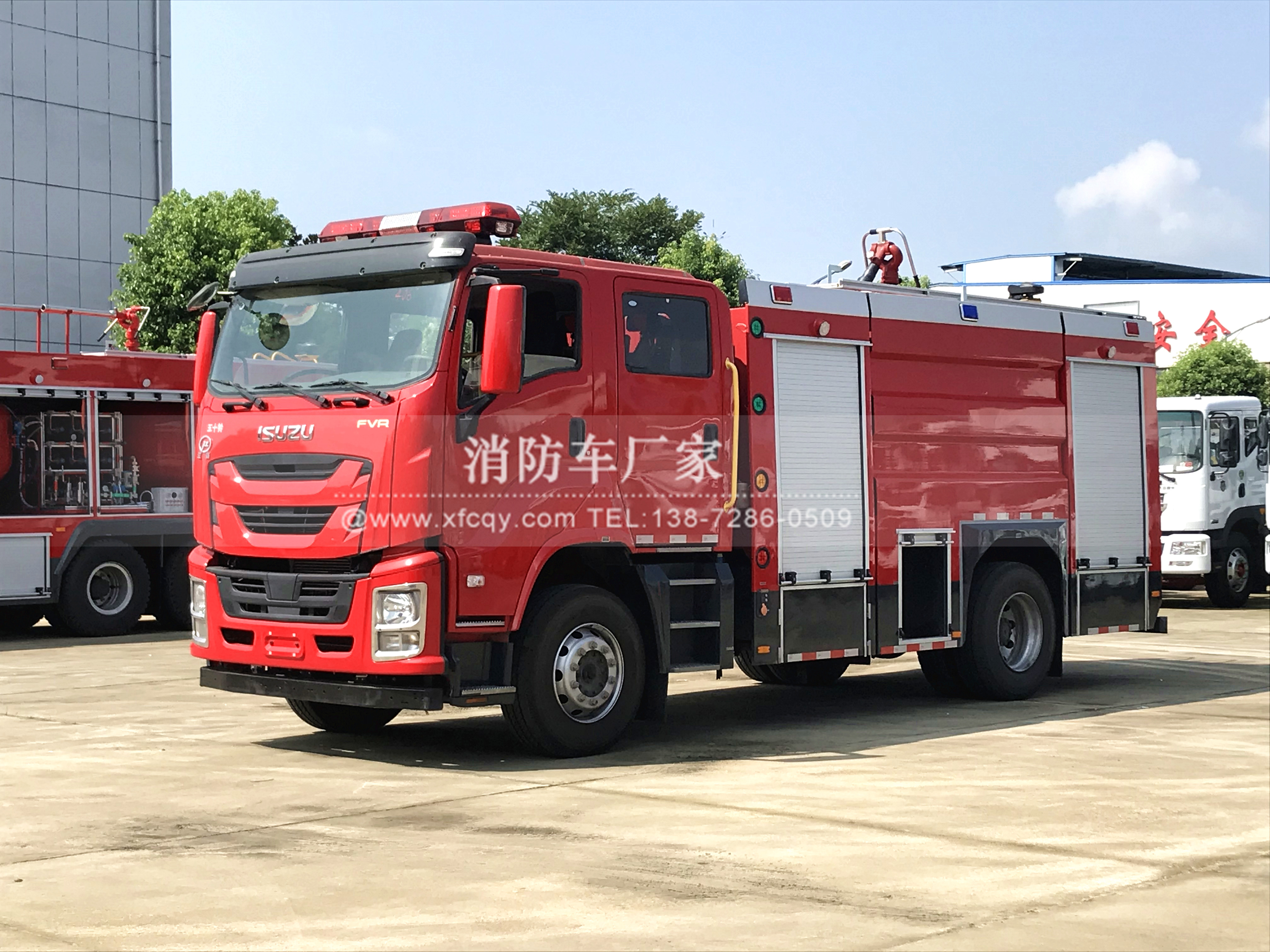 庆铃双排国六6.5吨水罐消防车