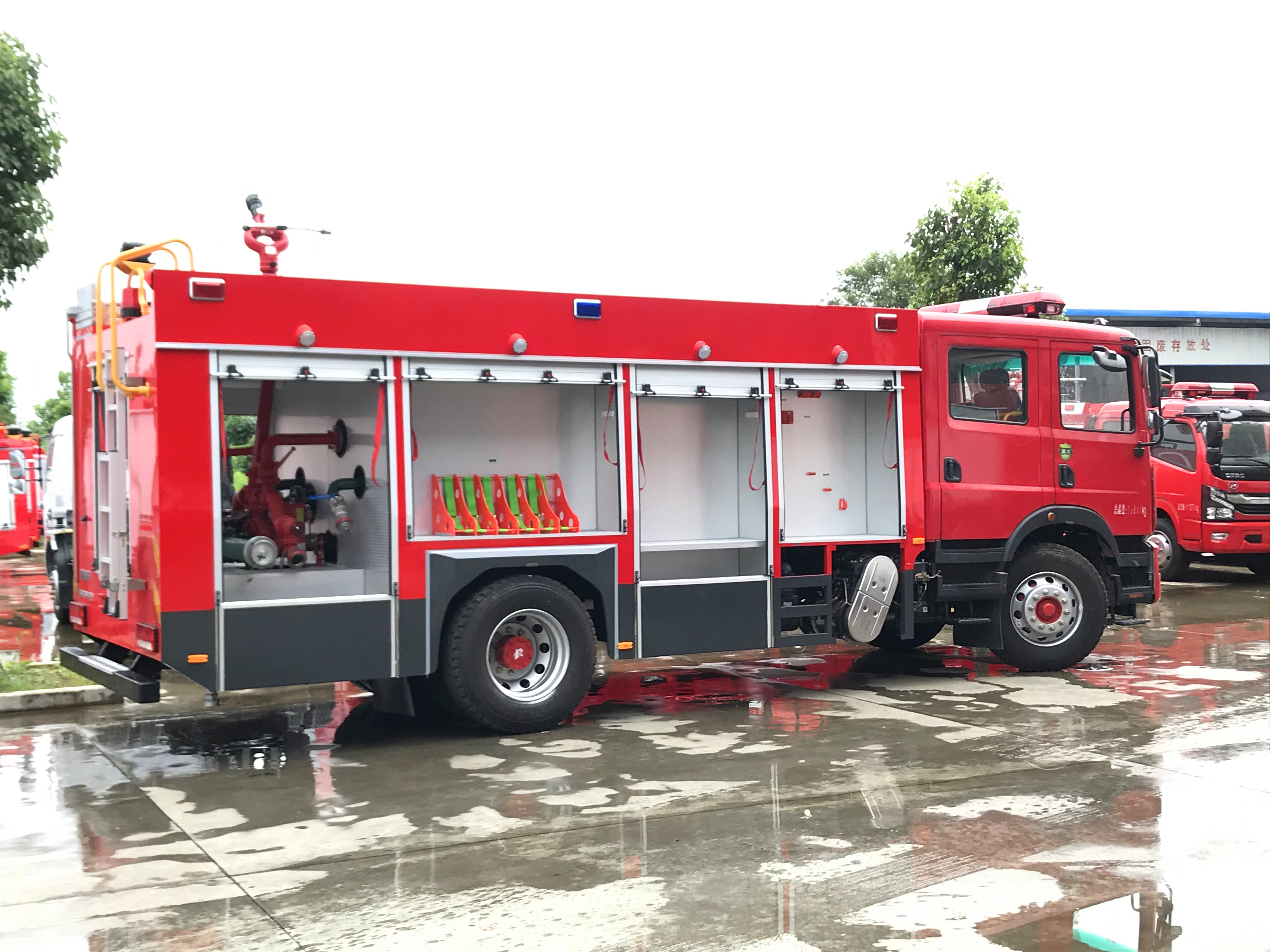 东风D97吨泡沫消防车